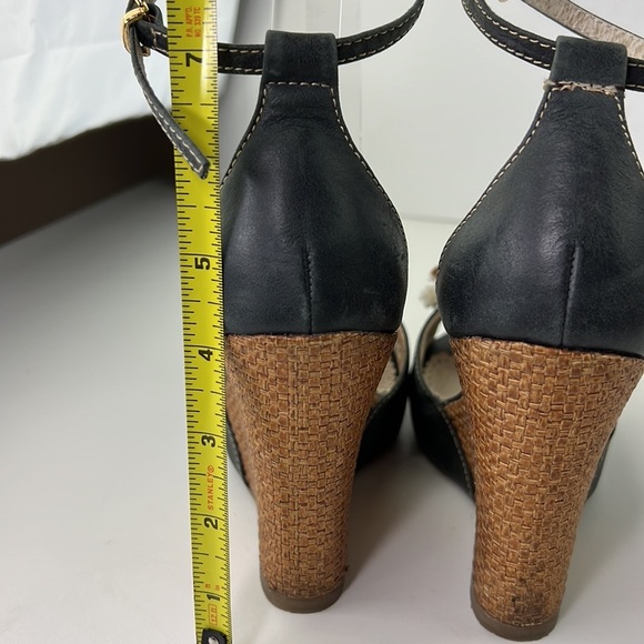 Killah Leather Wedges  with Floral Appliques - Picture 11 of 11